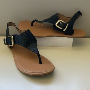 American Eagle size 10 black thong clad ankle strap sandals